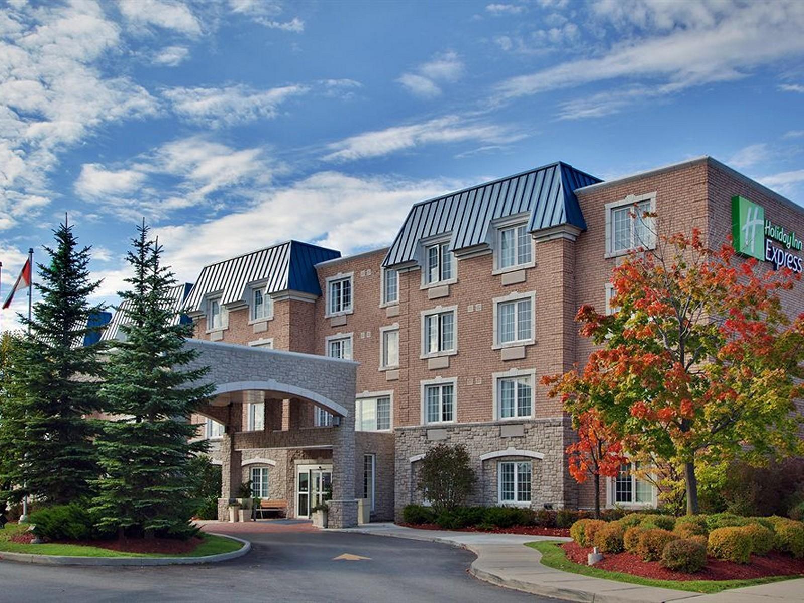 Holiday Inn Express Whitby Oshawa By Ihg Exterior foto