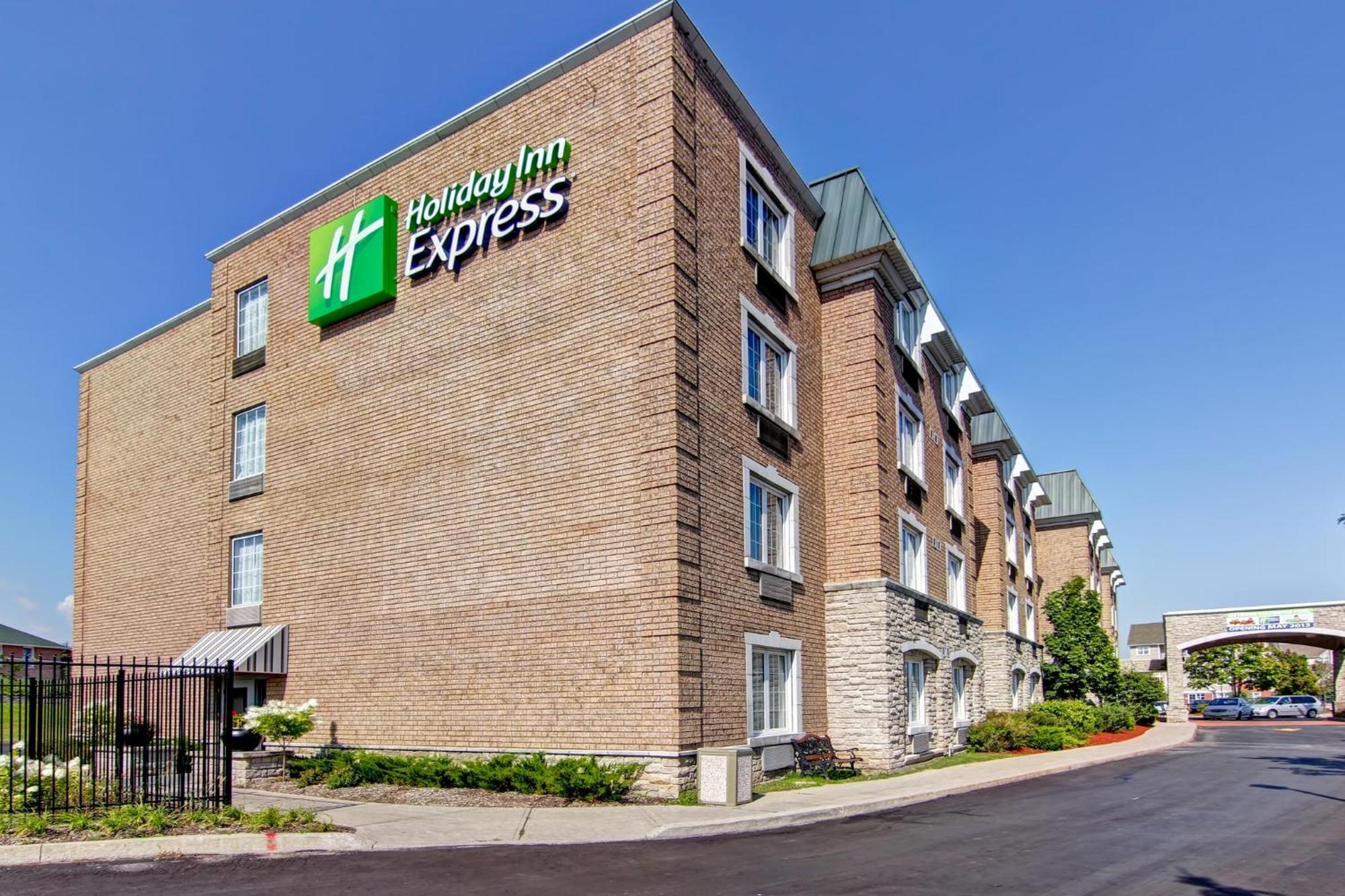 Holiday Inn Express Whitby Oshawa By Ihg Exterior foto