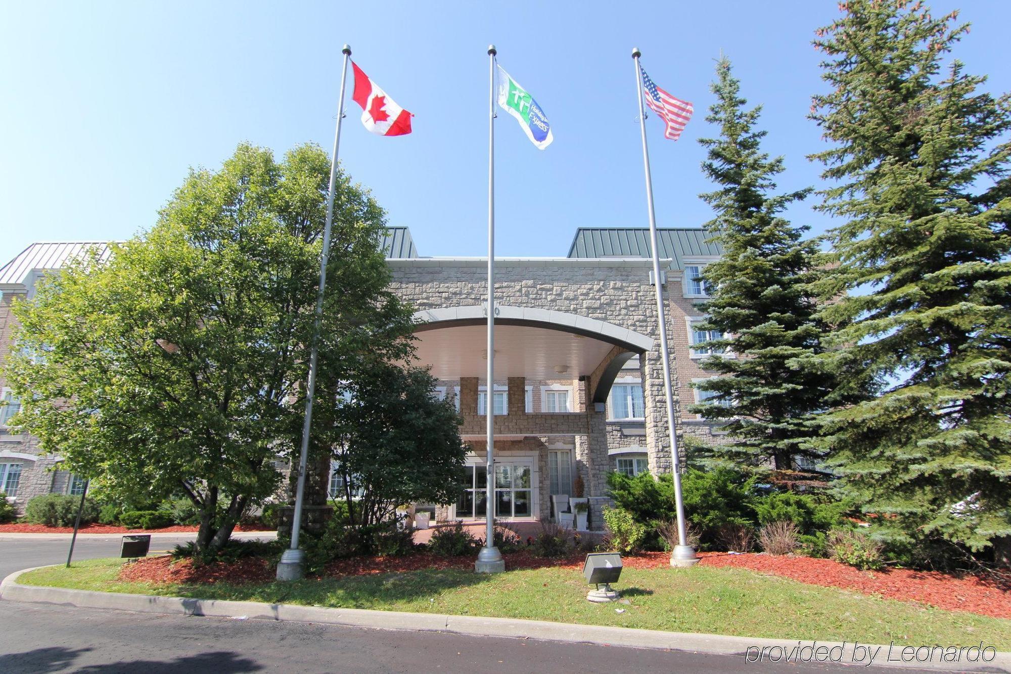 Holiday Inn Express Whitby Oshawa By Ihg Exterior foto