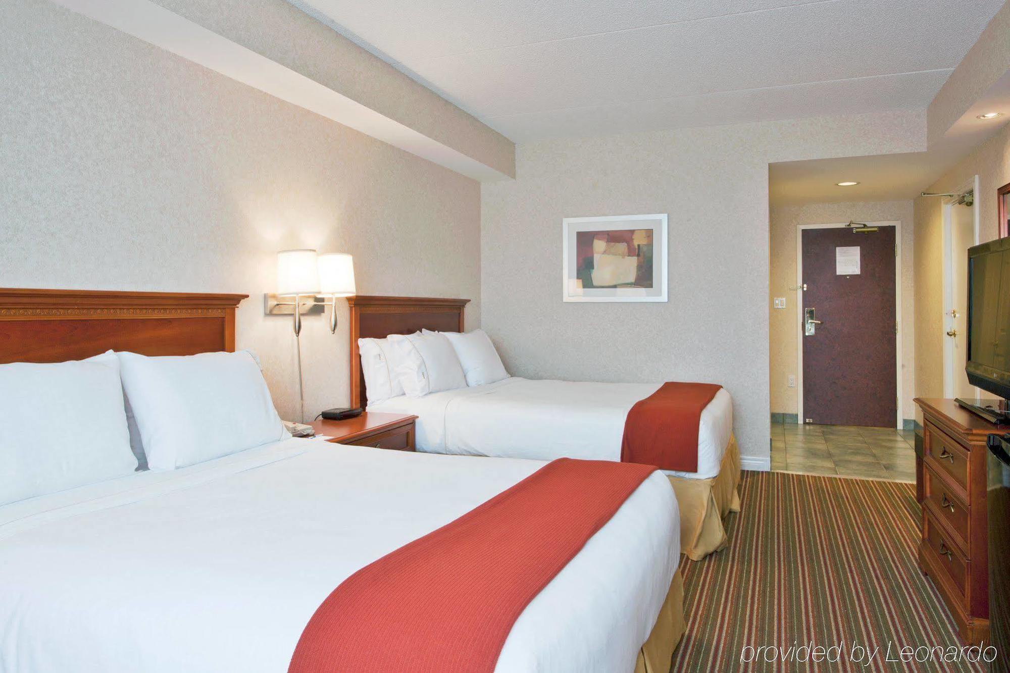 Holiday Inn Express Whitby Oshawa By Ihg Habitación foto