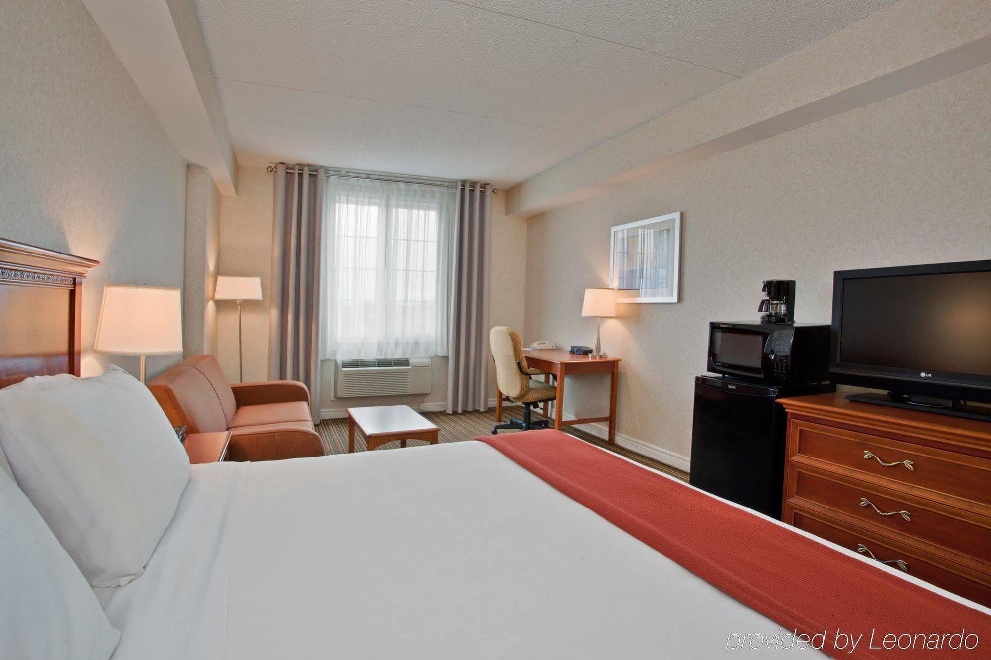 Holiday Inn Express Whitby Oshawa By Ihg Habitación foto