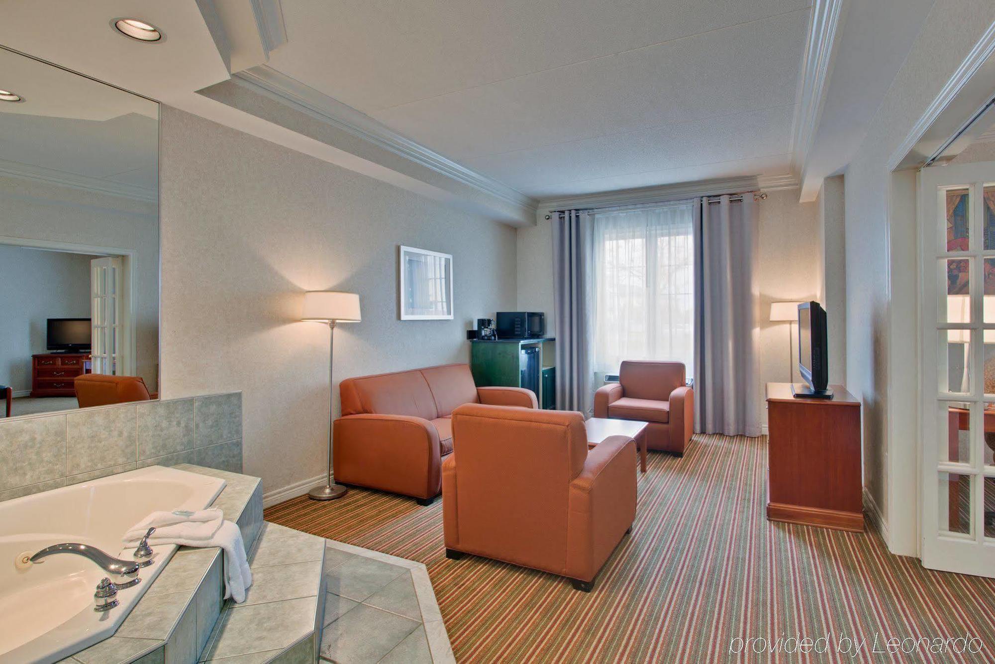 Holiday Inn Express Whitby Oshawa By Ihg Habitación foto